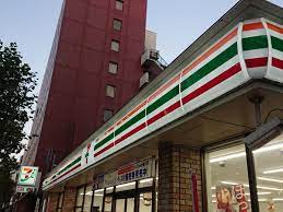 コンビニ　セブンイレブン 広尾駅前店（コンビニ）まで387m