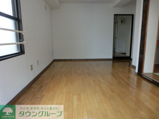 居室・リビング　明るい２面採光