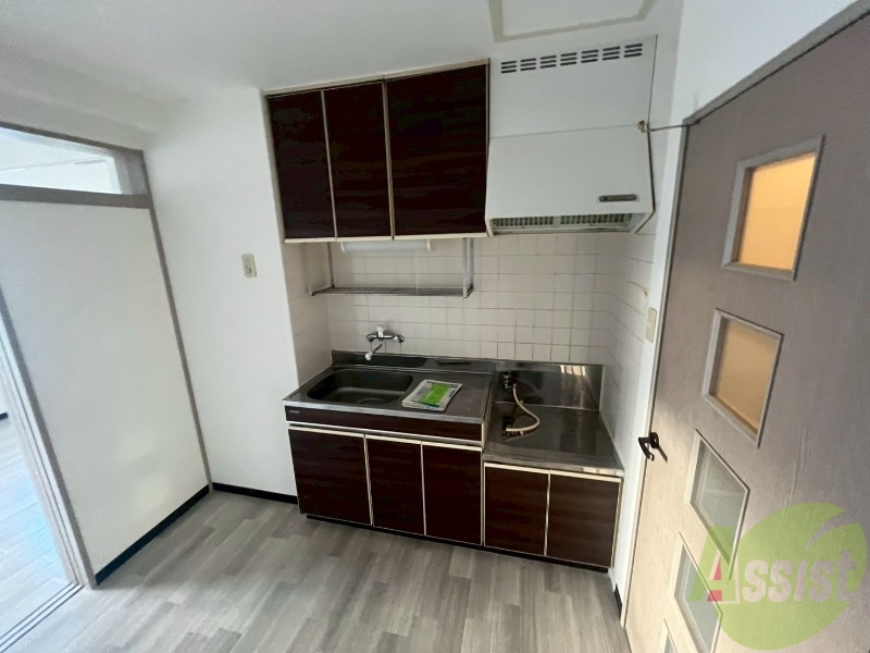 キッチン　キッチンです。ご自身でコンロを設置していただけます。