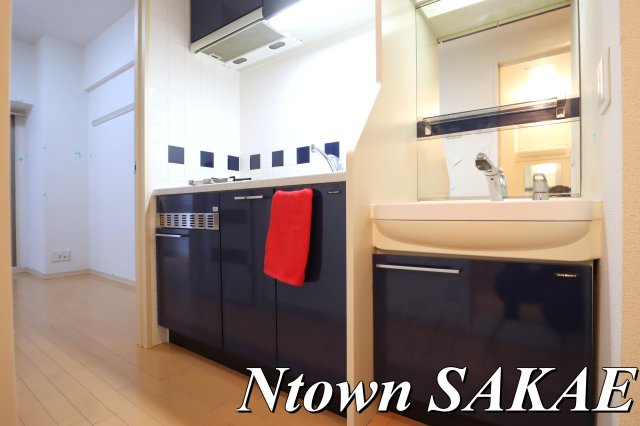 洗面設備　独立洗面台、朝の身支度には欠かせません