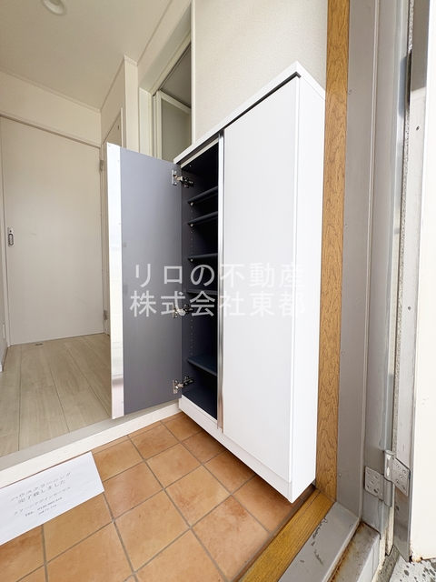 玄関　下駄箱がついているので、片付いた玄関をキープできます！