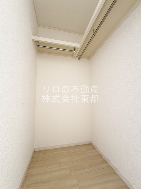 収納　奥行のあるウォークインクローゼットならお荷物多い方でも安心☆