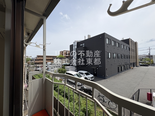 眺望　バルコニーがあるので洗濯物を太陽の下で干すことができます♪