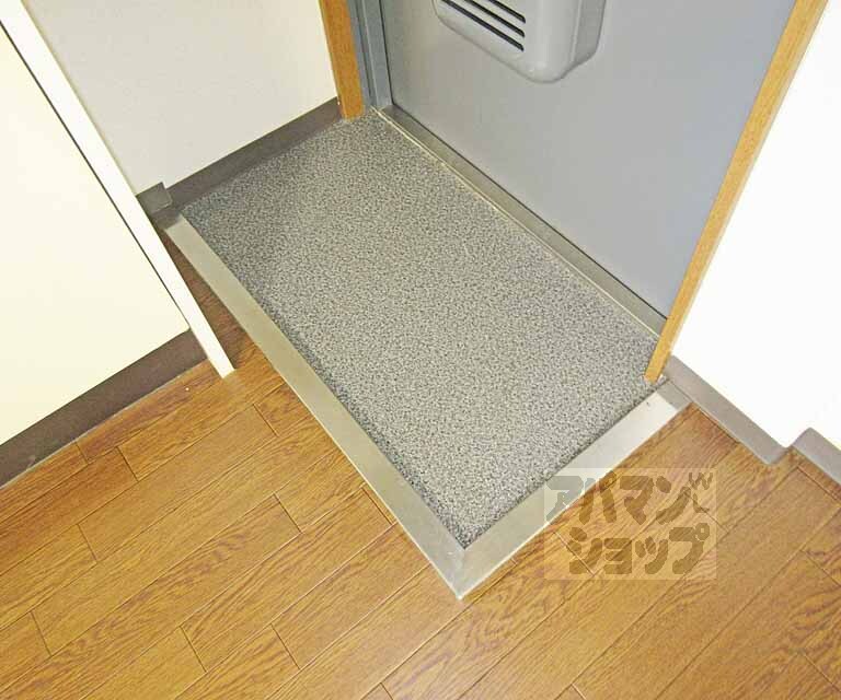 玄関　段差の少ない玄関です！