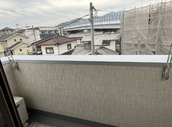 バルコニー　洗濯物はこちらへどうぞ。