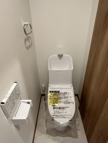 トイレ　バストイレ別です。