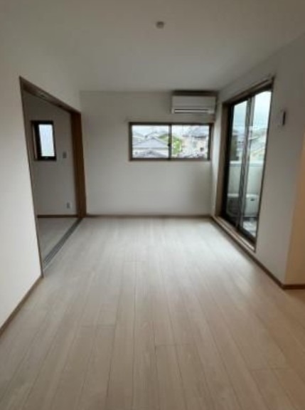 その他共有部分　家具の配置がしやすいお部屋です。