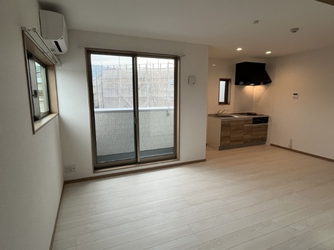 居室・リビング　広々としていいですね。