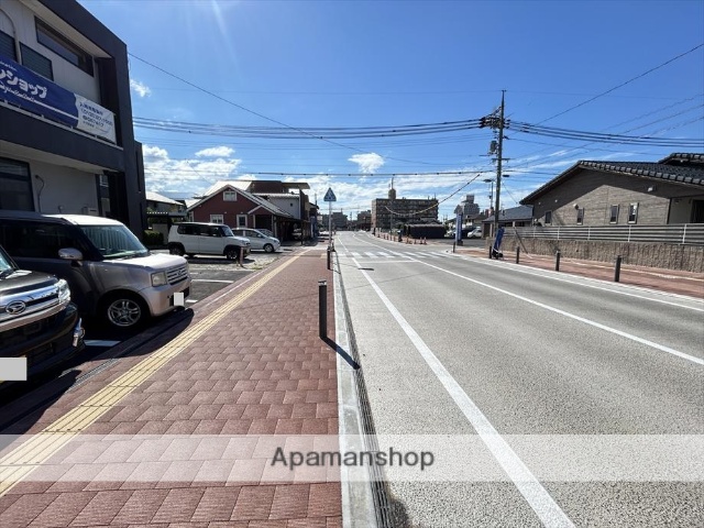 その他　前面道路（その他）まで0m