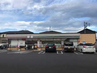 コンビニ　セブンイレブン小山駅南5丁目店（コンビニ）まで370m