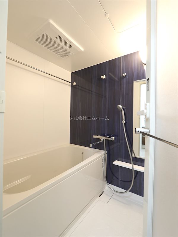 バス・シャワールーム　浴室暖房乾燥機能付バス