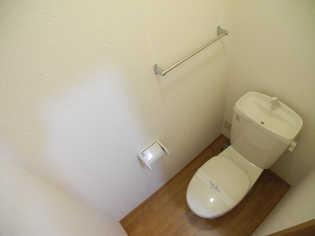 トイレ　※室内画像は別号室のもの