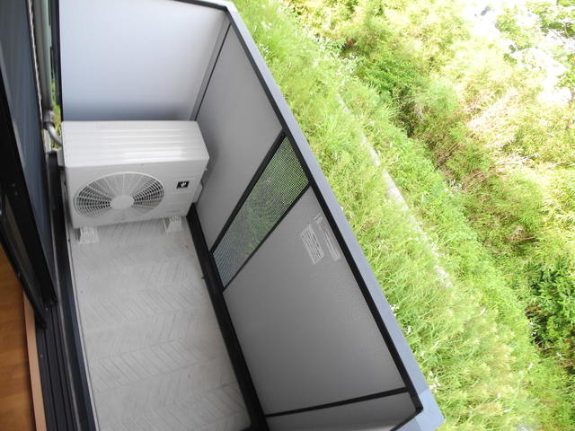 バルコニー　※室内画像は別号室のもの