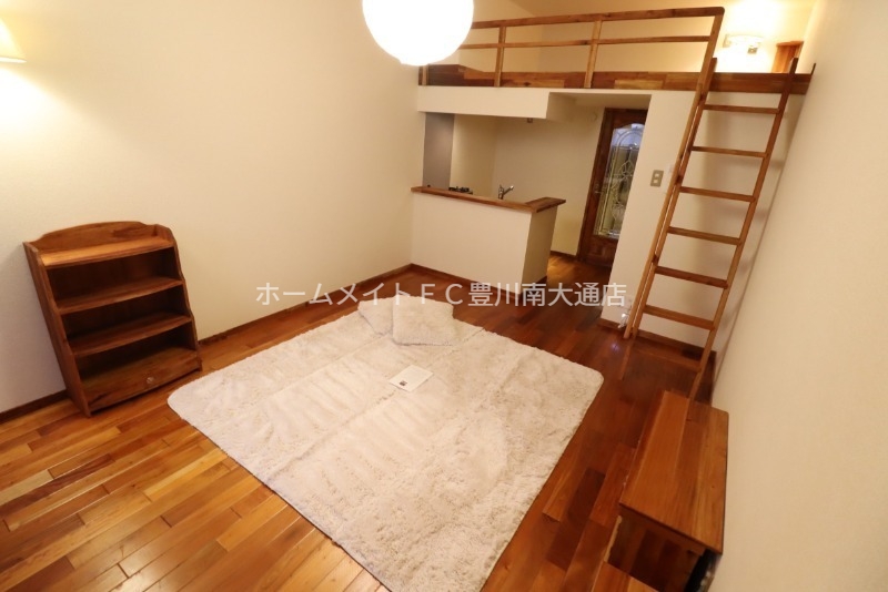 居室・リビング　同型別部屋写真