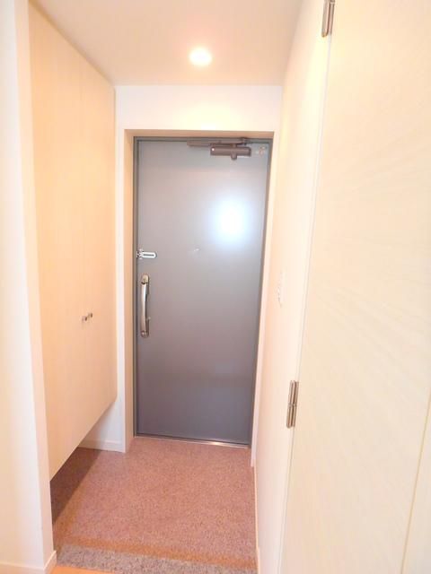 玄関　★トールタイプの大型シューズクローゼット★