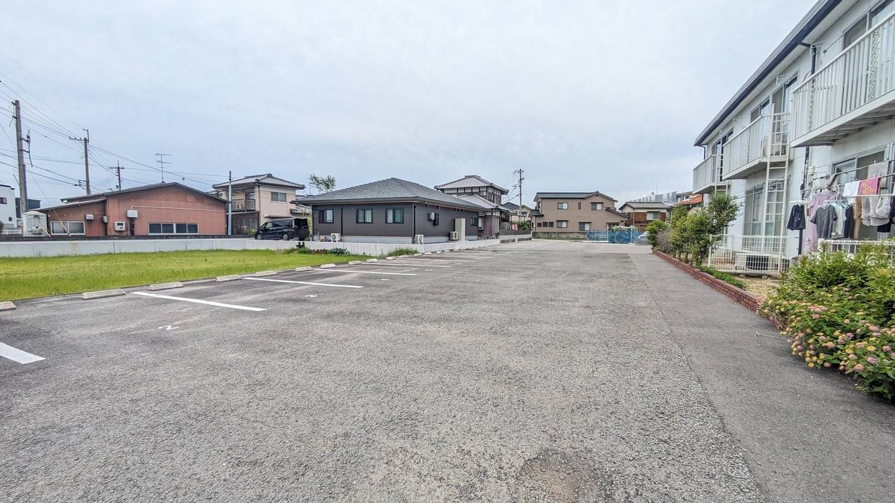 駐車場　駐車場