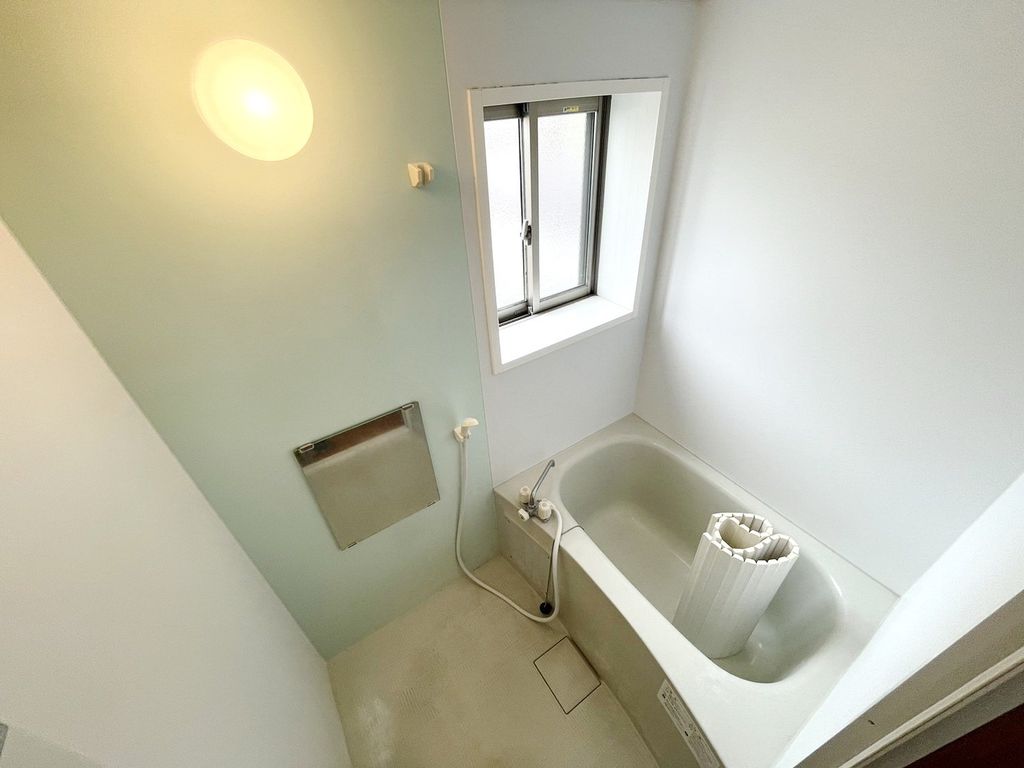 バス・シャワールーム　広々としたバスルーム