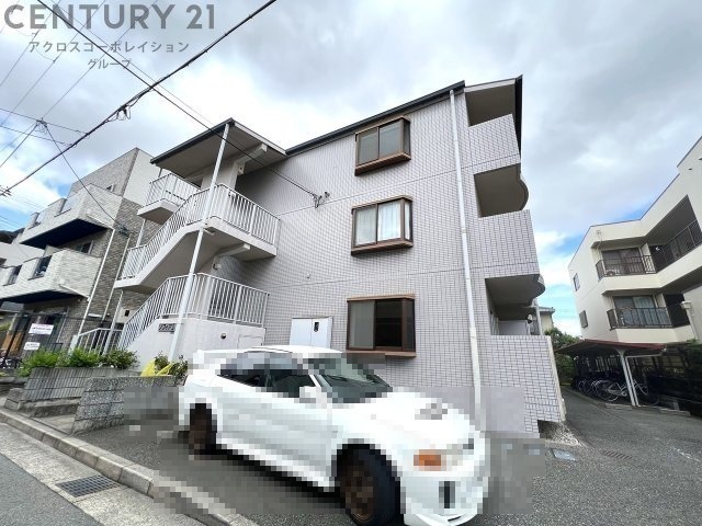 建物外観　敷地内に駐車場・駐輪場あります！