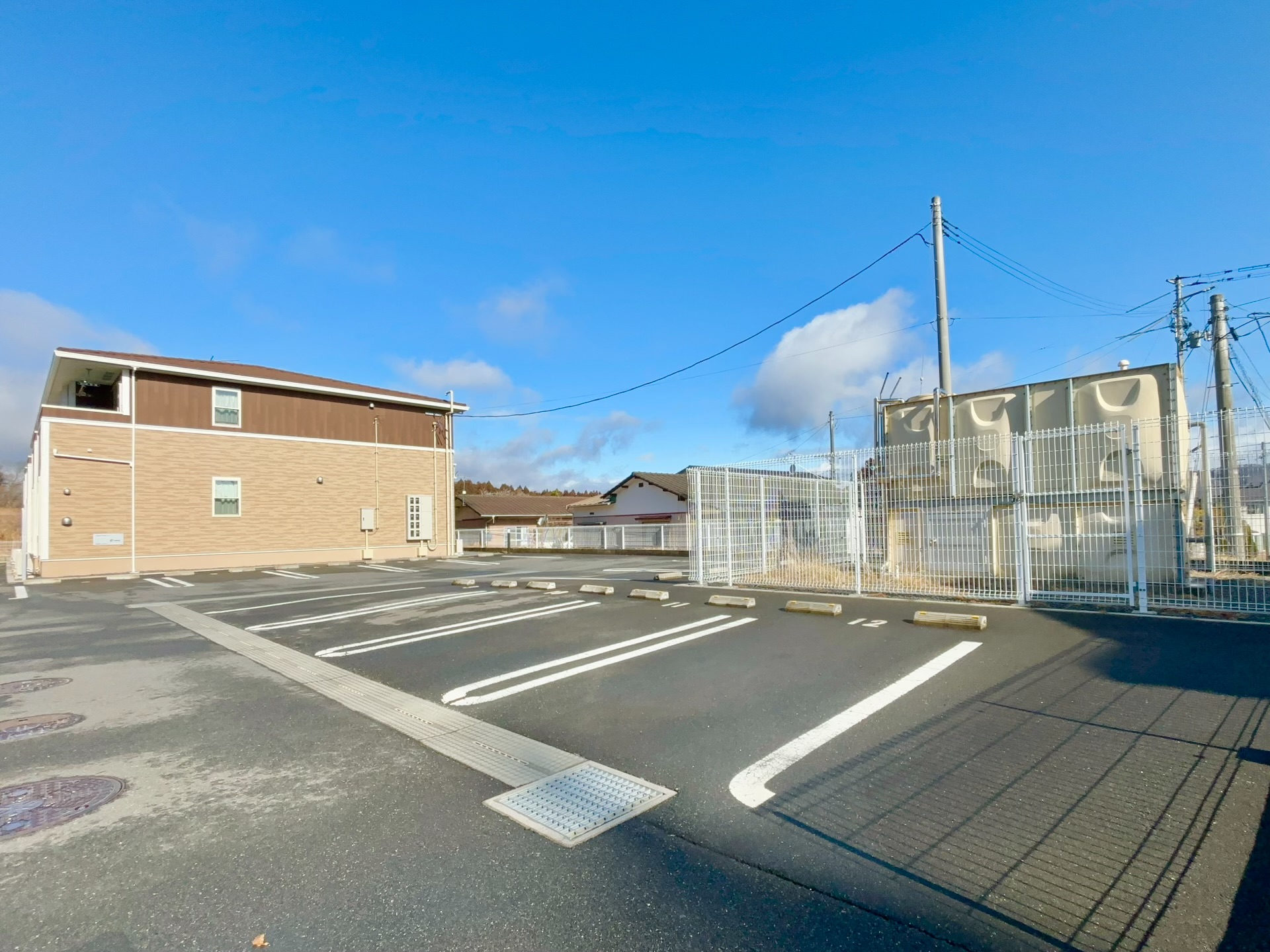 駐車場　駐車場部分・アスファルト舗装です♪