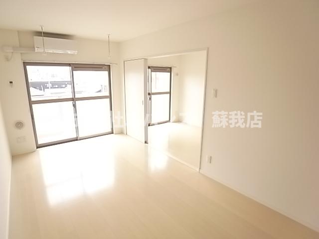 居室・リビング　ゆったりとした居間です