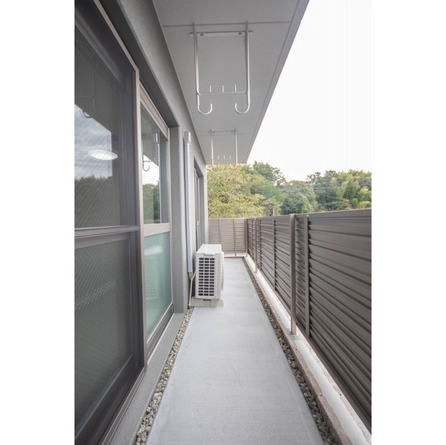 バルコニー　同タイプ室内