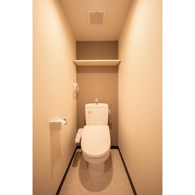 トイレ　同タイプ室内