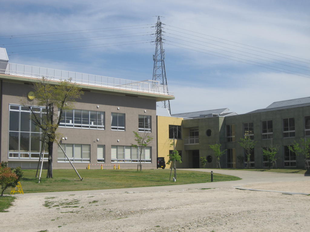 小学校　多治見市立滝呂小学校（小学校）まで2033m