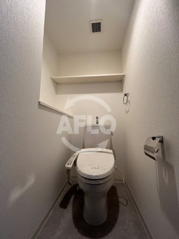 トイレ　船場ミッドキューブ　ウォシュレット付き