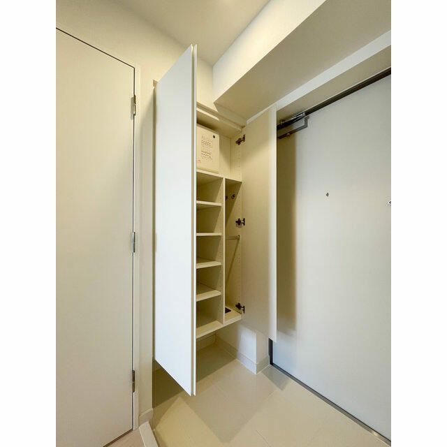 玄関　コンフォリア・リヴ巣鴨　豊島区巣鴨１