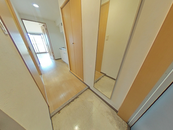 玄関　※別部屋の写真です