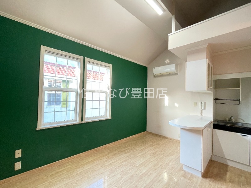 居室・リビング　同型別部屋写真