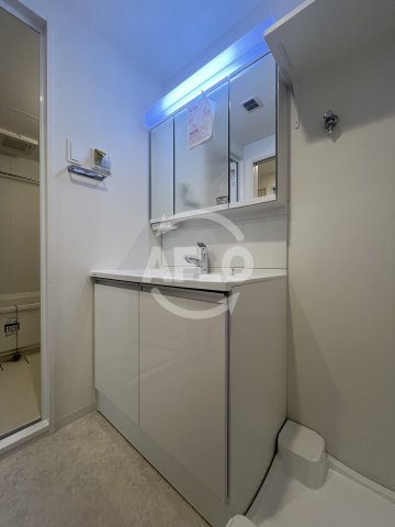 洗面設備　スプランディッドライズ新大阪ノース　洗面台