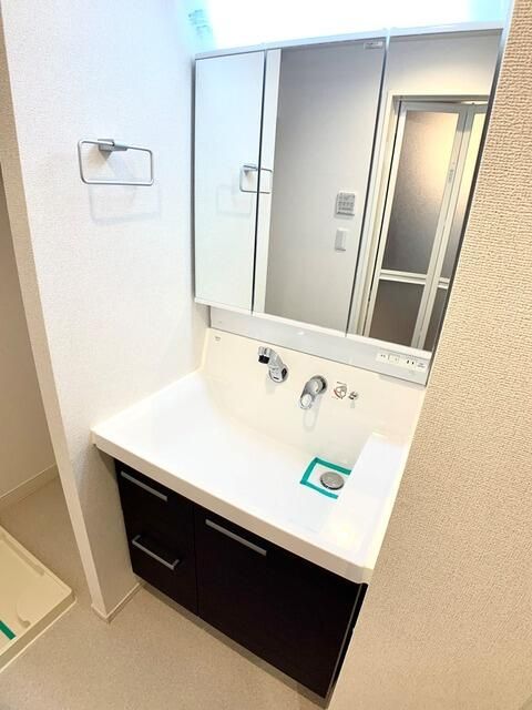 洗面設備　広い洗面スペース