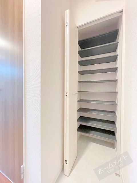 玄関　シューズボックス