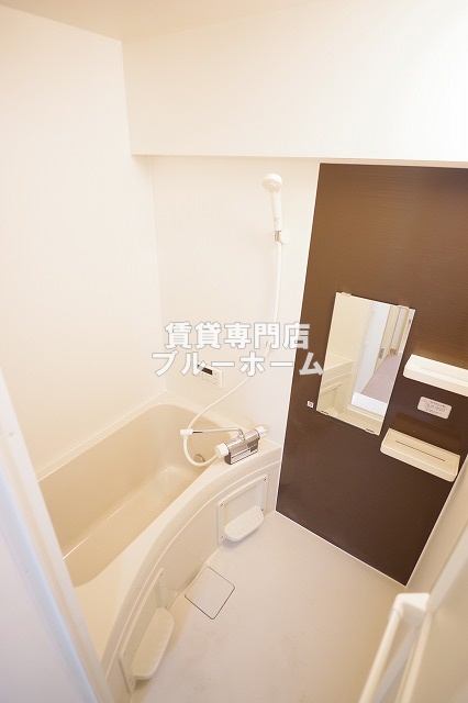 バス・シャワールーム　追い焚き機能付きのお風呂！