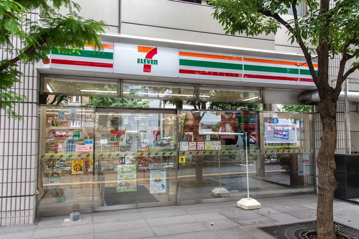 コンビニ　セブンイレブン神谷町駅東店（コンビニ）まで127m