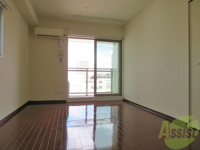 居室・リビング　陽の光が差し込む明るいお部屋は気持がいいですね～