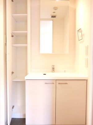 洗面設備　独立洗面台で身支度をすべて済ませてしまいましょう