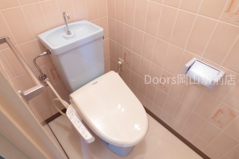 トイレ　※他号室の写真になります