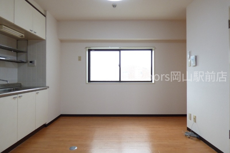 居室・リビング　※他号室の写真になります