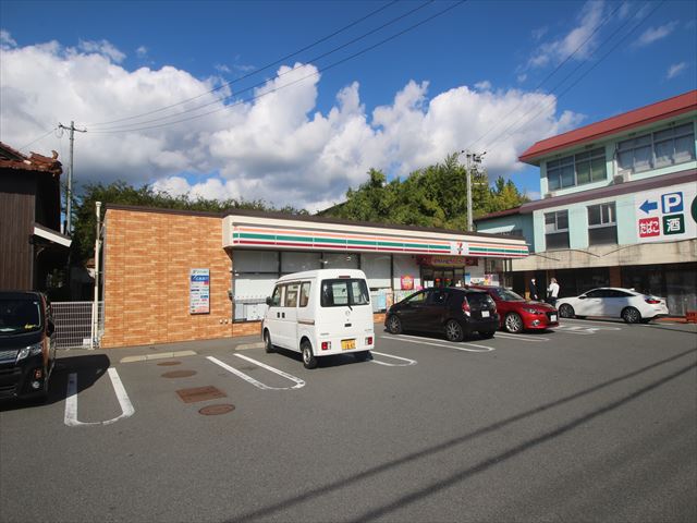 コンビニ　セブンイレブン東広島八本松東店（コンビニ）まで887m
