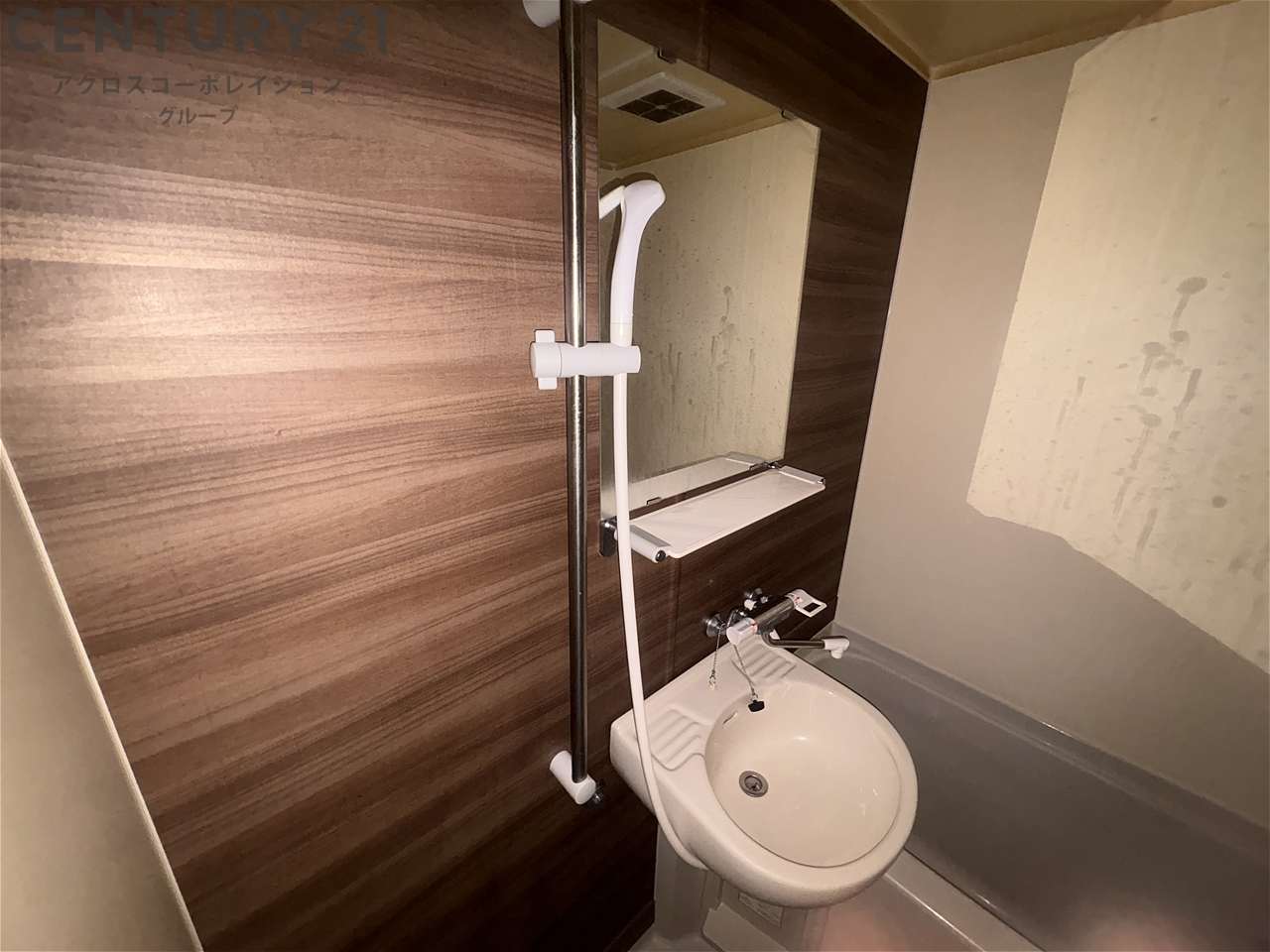 洗面設備　浴室内にある洗面台です☆