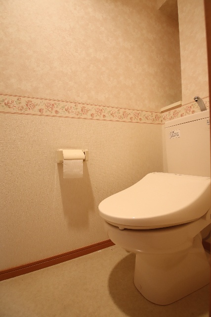 トイレ　※別号室の参考写真です