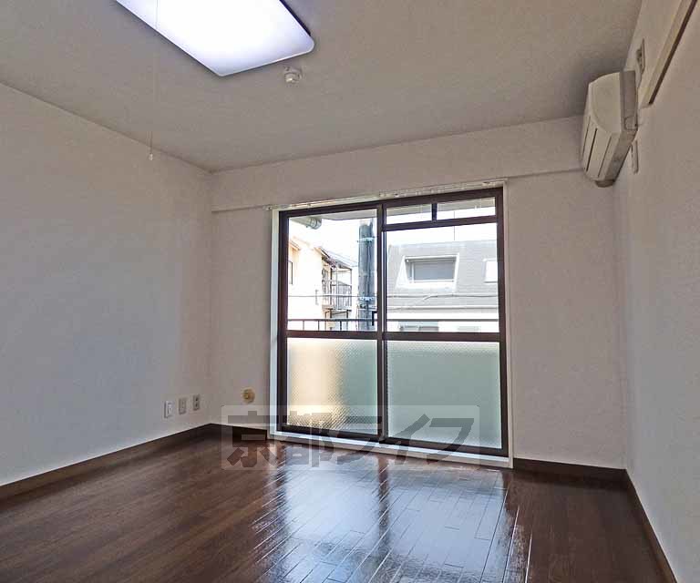 居室・リビング　綺麗な室内です。