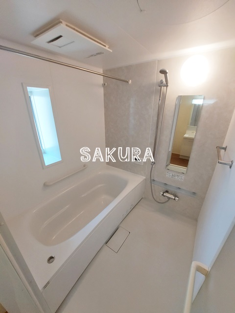 バス・シャワールーム　ご家族や長時間入浴に便利な追い炊き機能付きです♪