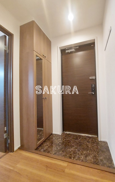 玄関　収納豊富なシューズボックスです♪