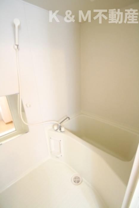 バス・シャワールーム　ゆったり過ごせるお風呂です