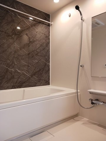 バス・シャワールーム　お風呂で日々の疲れを落としましょう