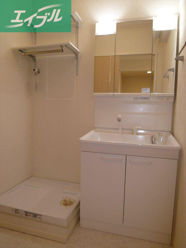 洗面設備　別の類似物件の写真です。実際とは異なります。