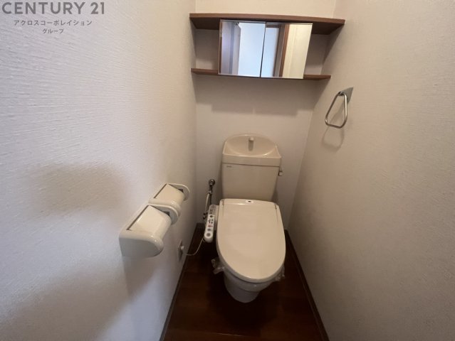 トイレ　温水洗浄便座付きのトイレです！
